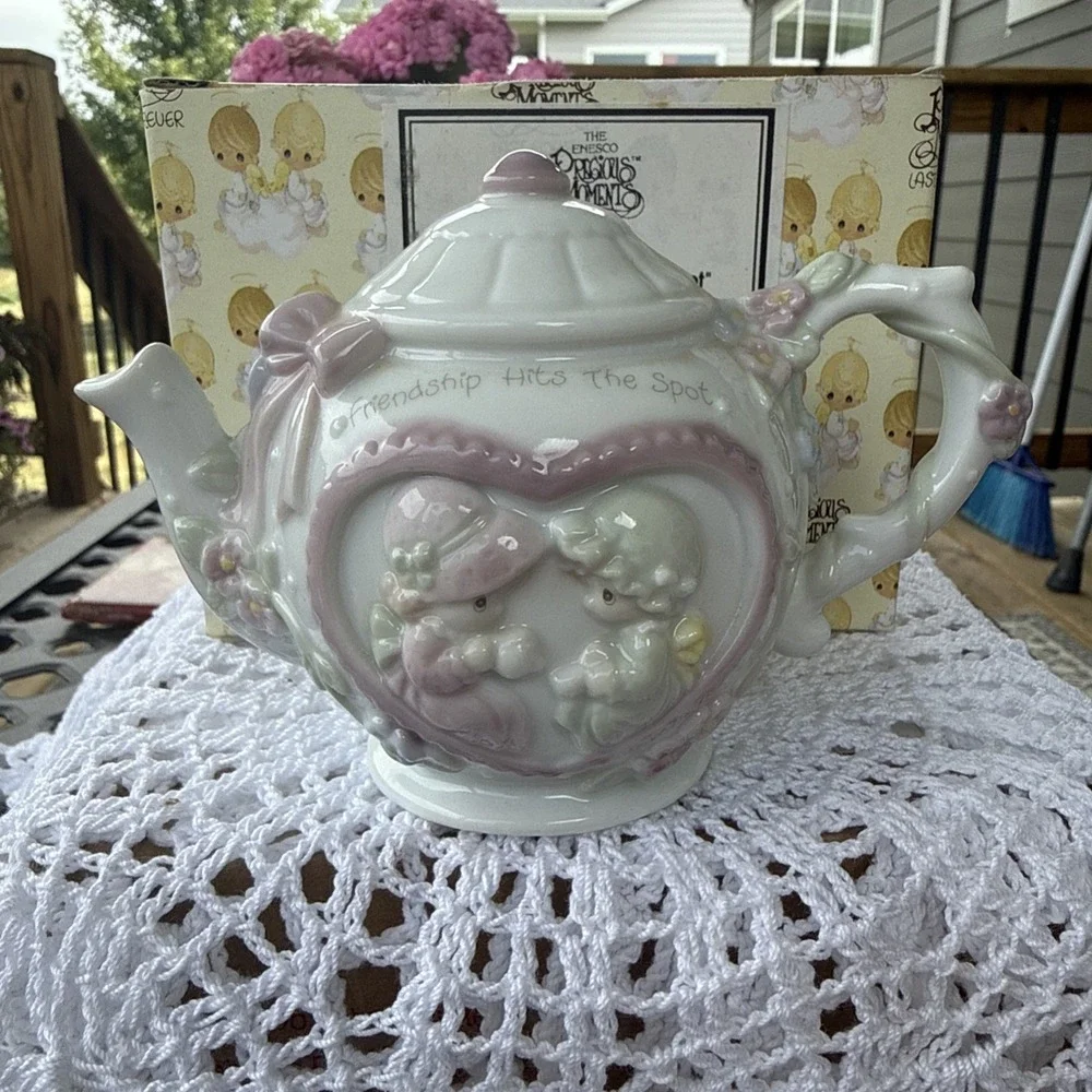 Precious Moments Figurine Porcelain Teapot 346586 L1993 Friendship Hits the Spot